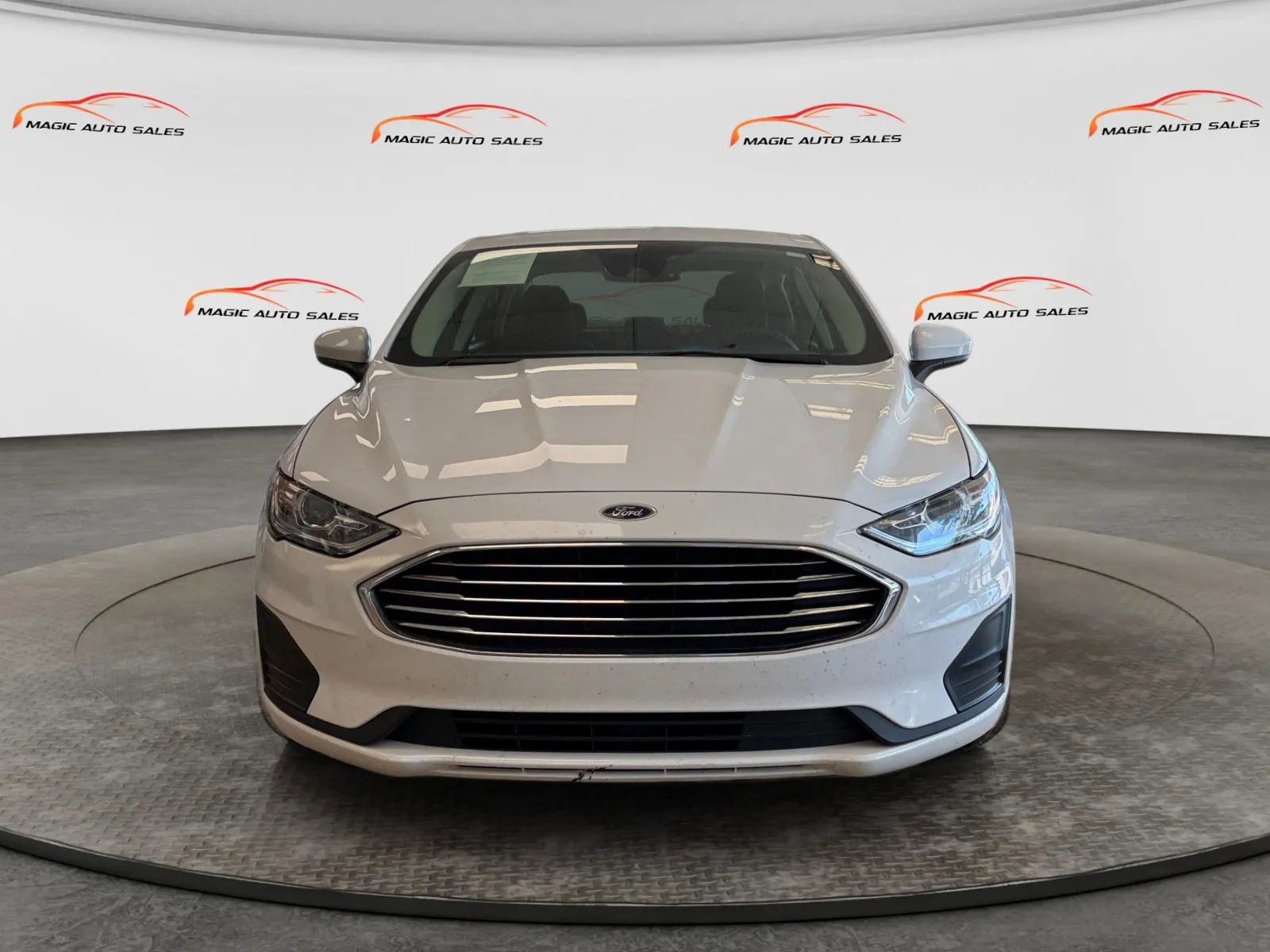 Used 2020 Ford Fusion SE FWD image 3
