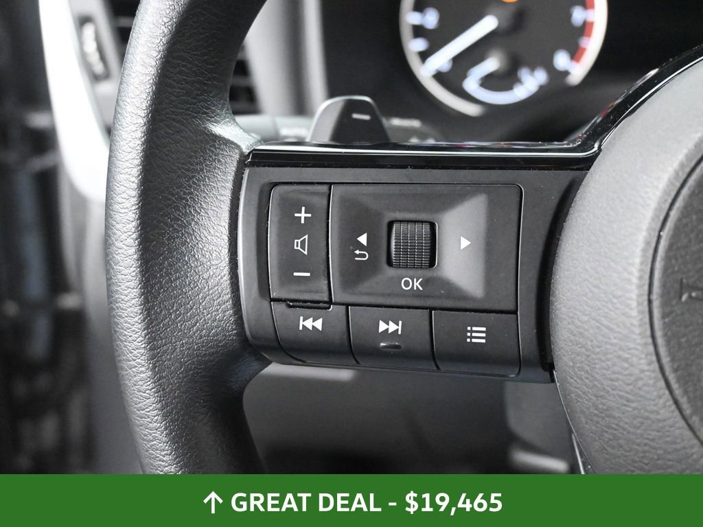 Used 2023 Nissan Rogue SV image 30