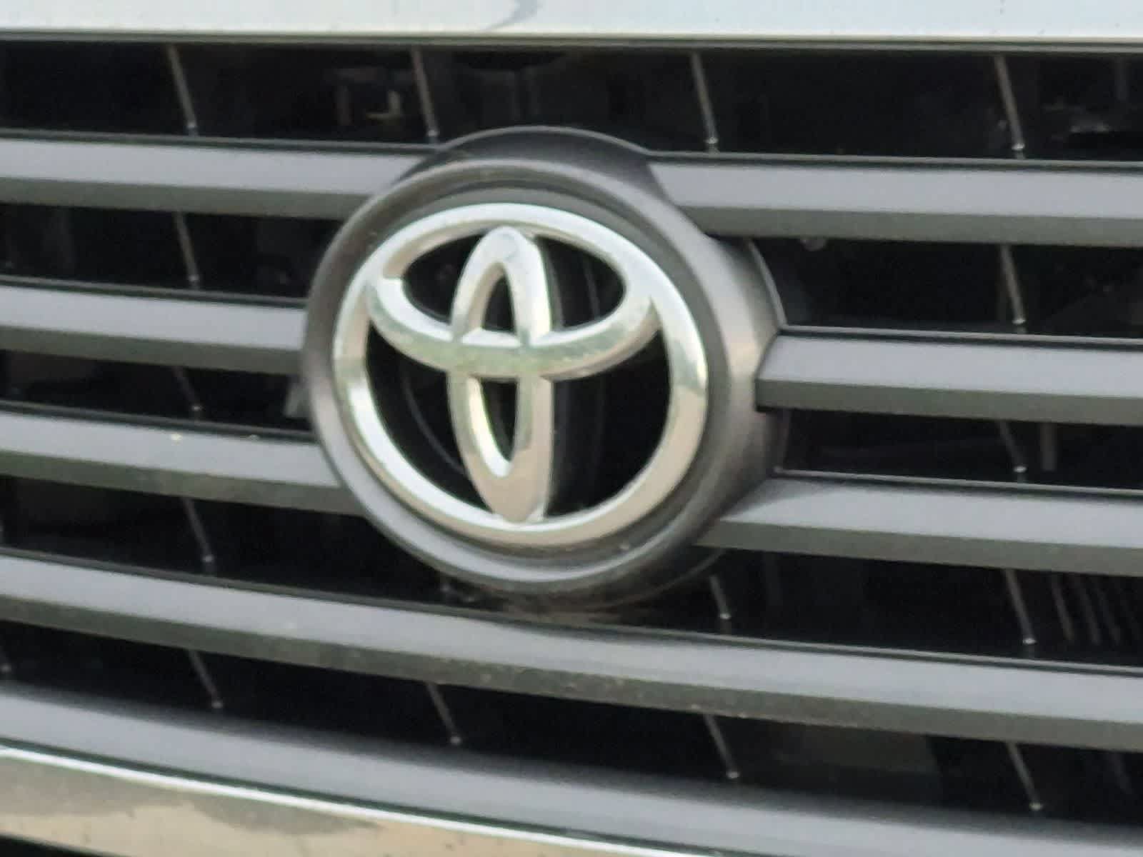 Used 2019 Toyota Sequoia SR5 AWD/4WD image 12