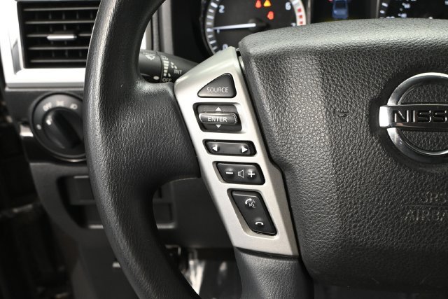 Used 2018 Nissan Titan SV AWD/4WD image 20