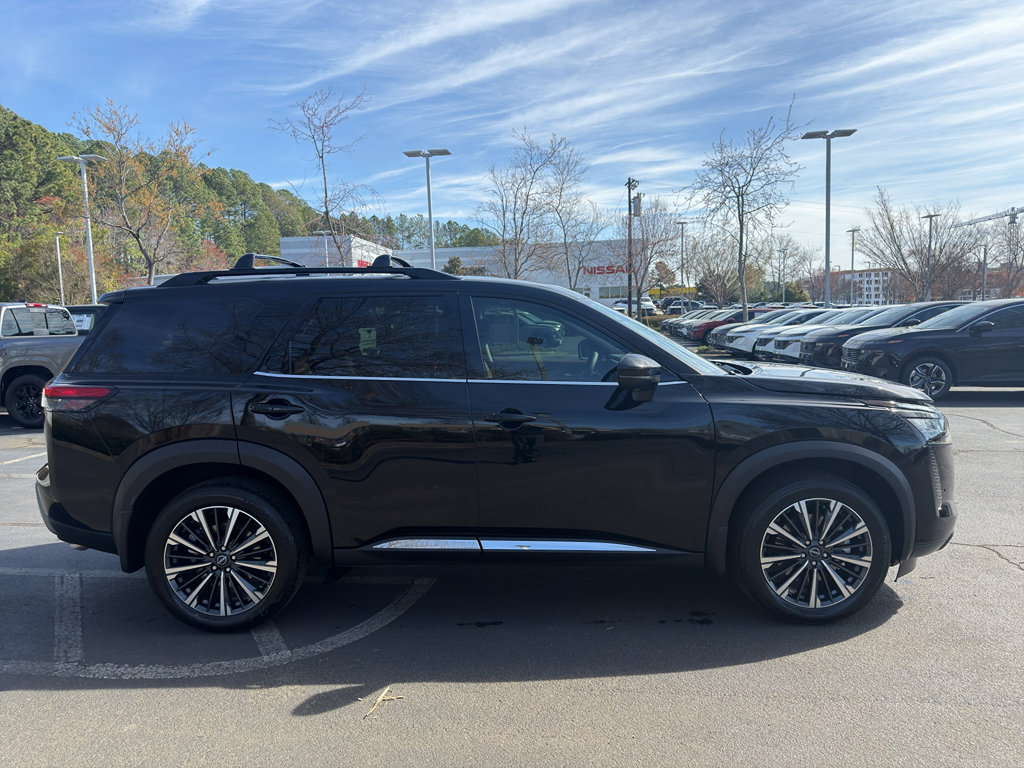 New 2026 Nissan Pathfinder Platinum image 8
