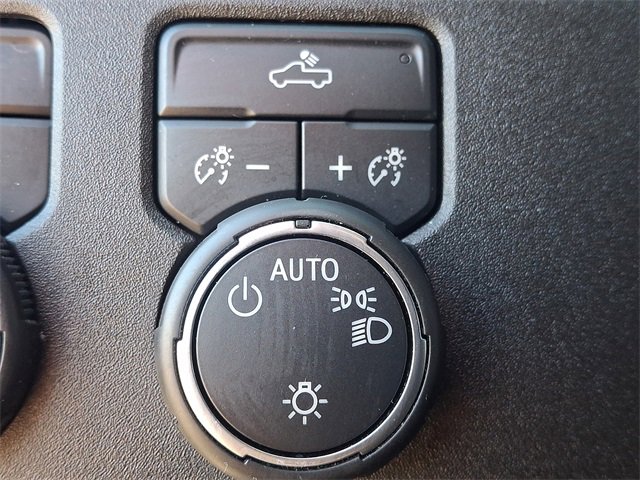 Used 2023 Chevrolet Silverado 1500 LT image 24