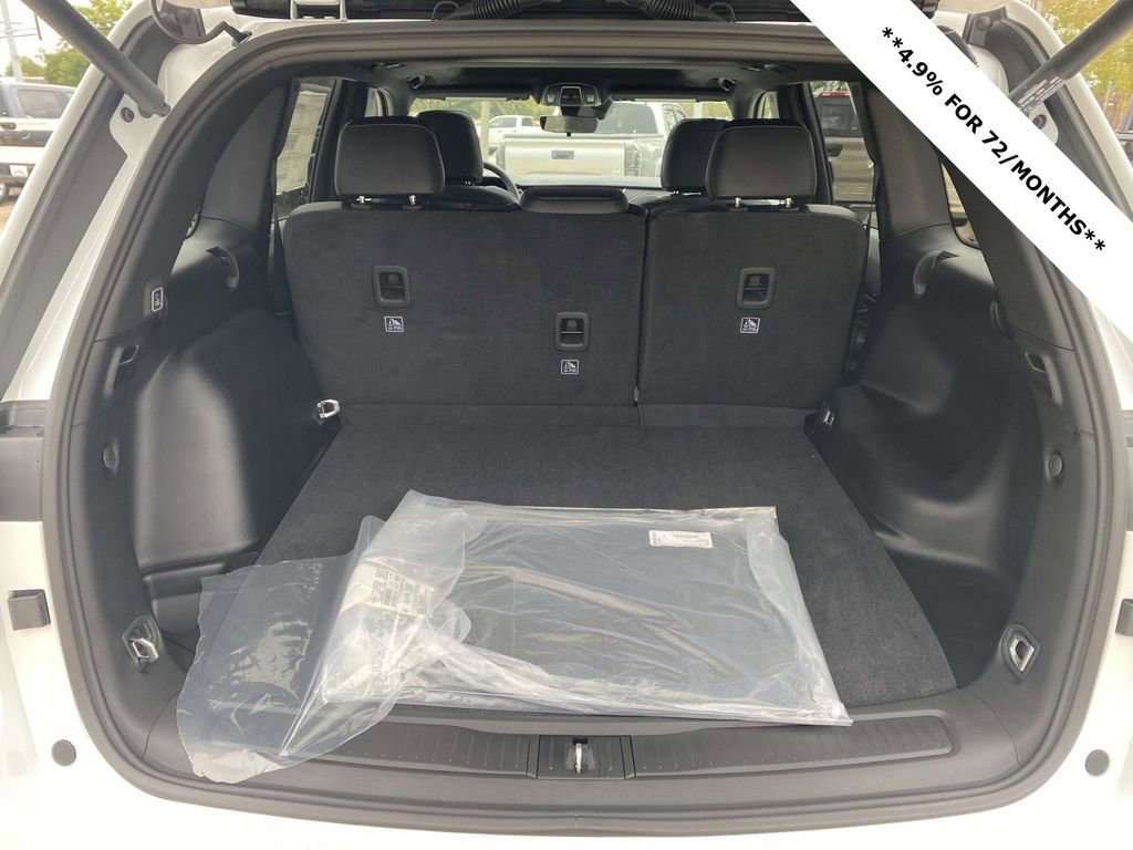 New 2025 Jeep Grand Cherokee Altitude image 40