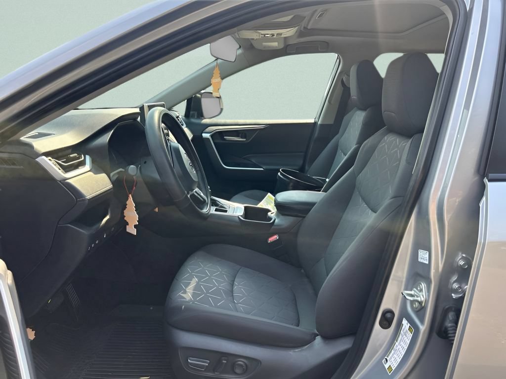 Used 2025 Toyota RAV4 XLE w/ Convenience Package AWD/4WD image 18