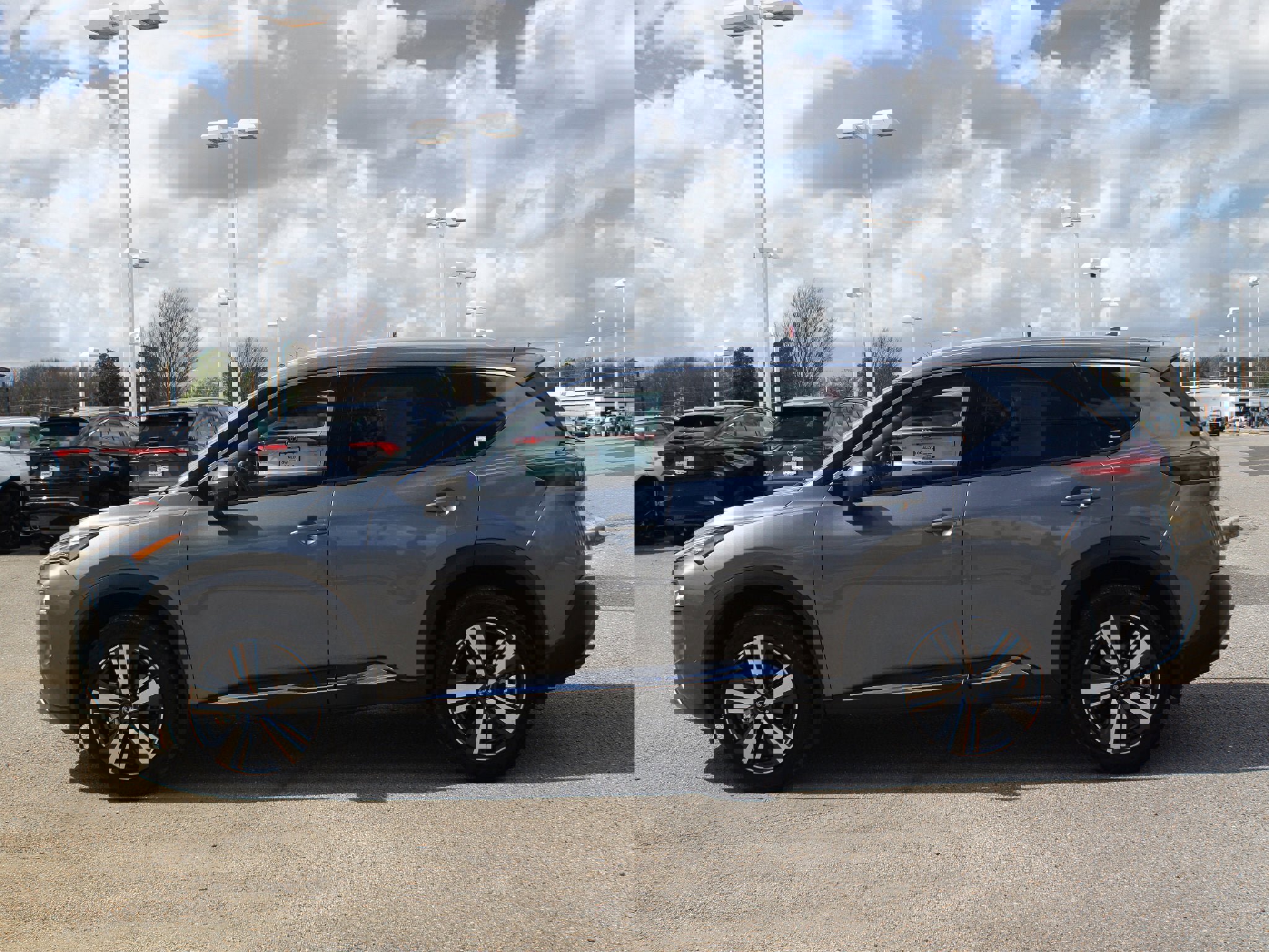 Used 2023 Nissan Rogue SL w/ SL Premium Package image 13