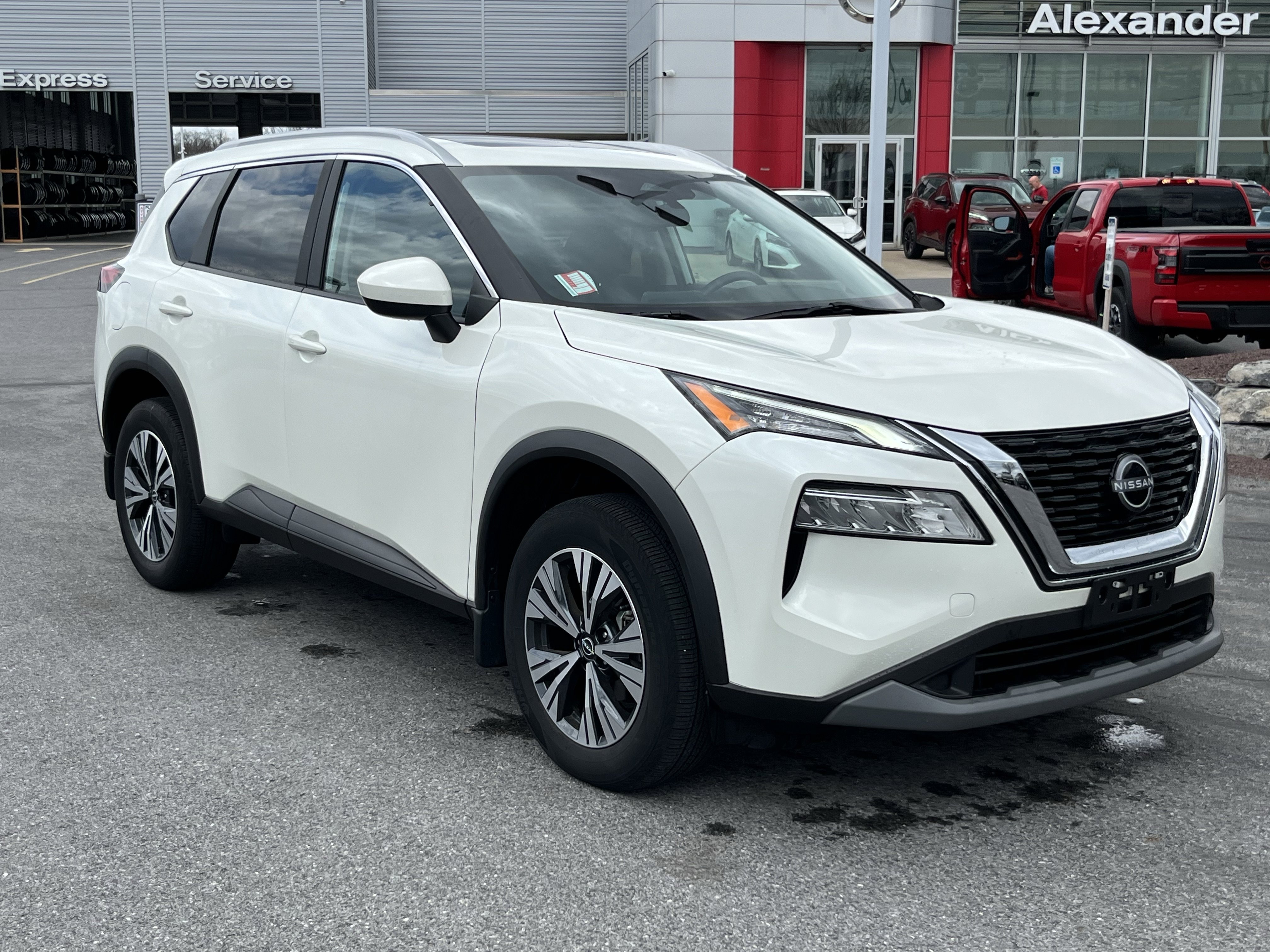 Used 2023 Nissan Rogue SV w/ SV Premium B Package AWD/4WD image 1