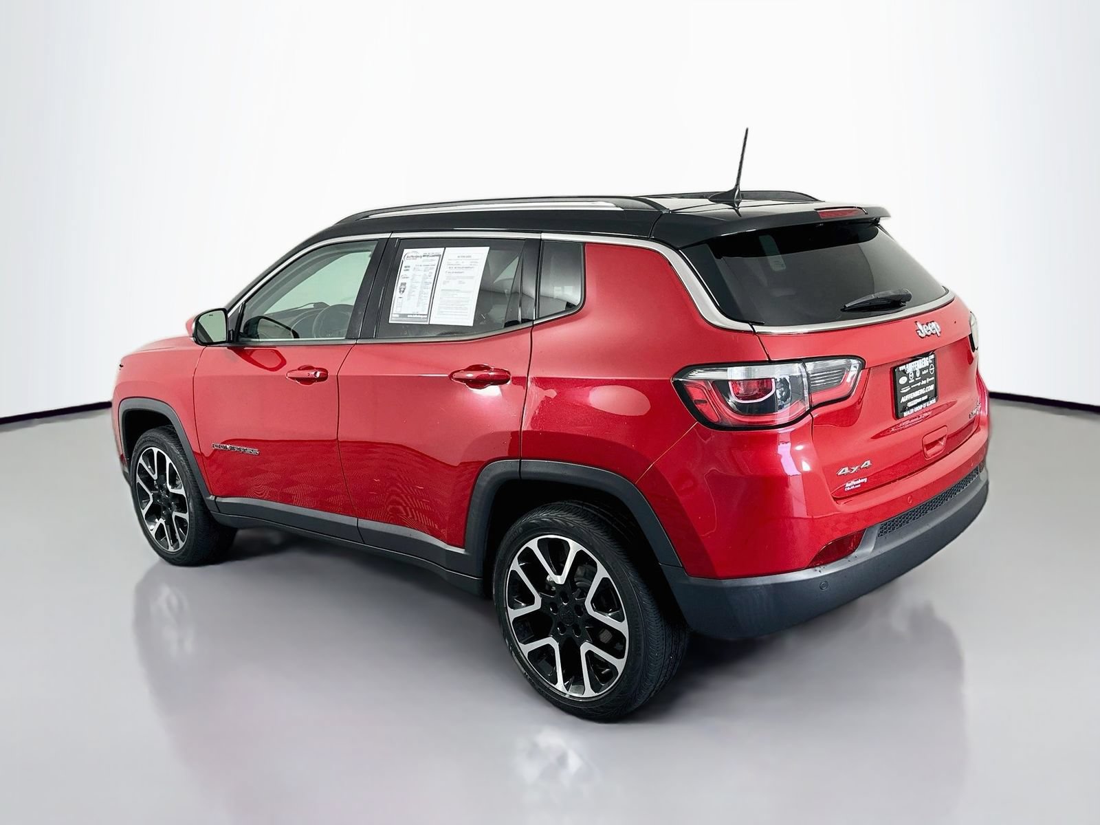Used 2021 Jeep Compass Limited w/ Elite Exterior Group AWD/4WD image 5