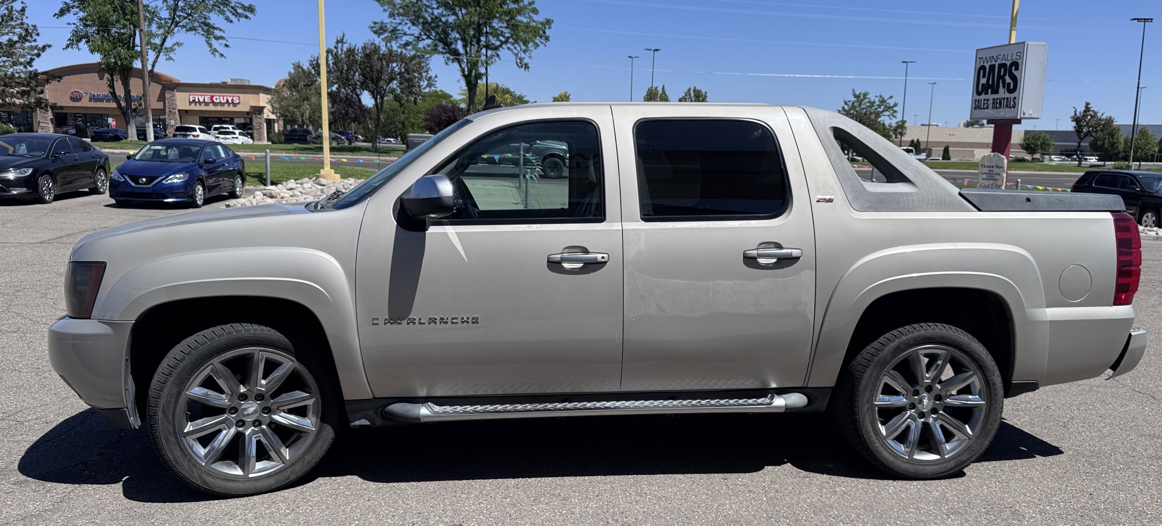 Used 2007 Chevrolet Avalanche LT w/ LT Preferred Equipment Group AWD/4WD image 5
