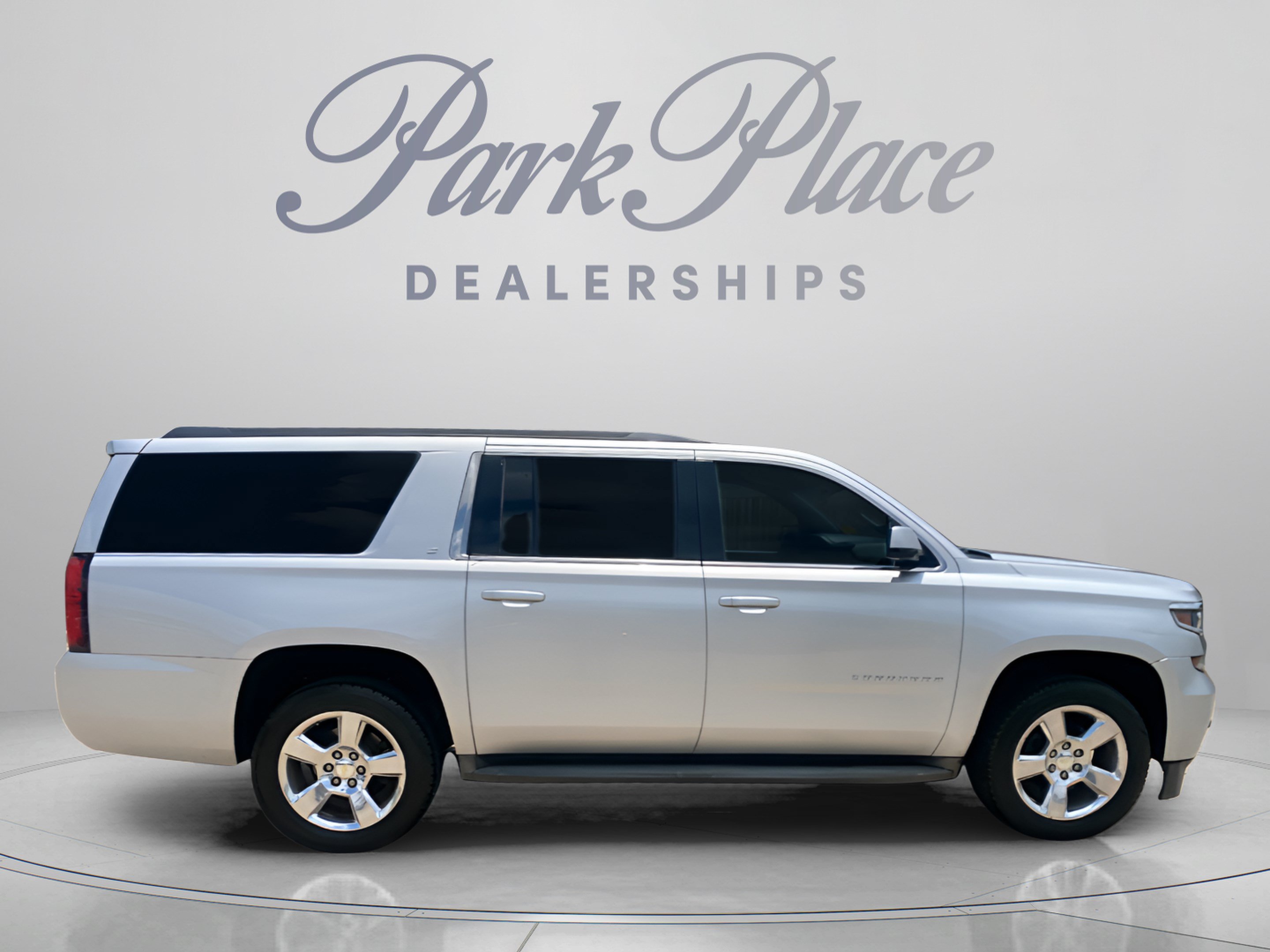 Used 2015 Chevrolet Suburban LT w/ Max Trailering Package RWD image 7