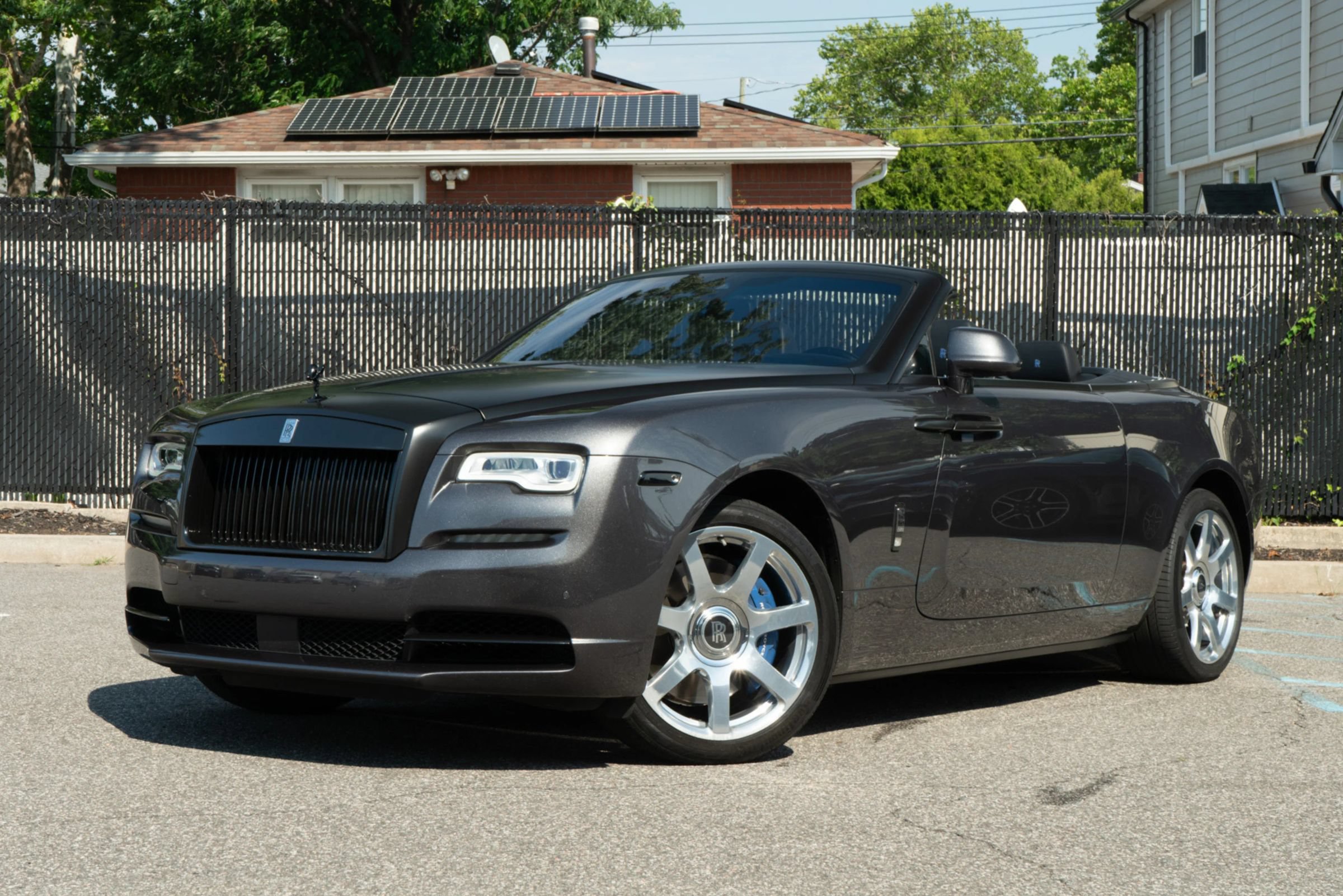 Used 2017 Rolls-Royce Dawn RWD image 1