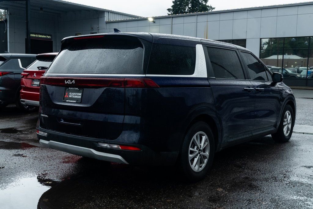Used 2024 Kia Carnival LX FWD image 6