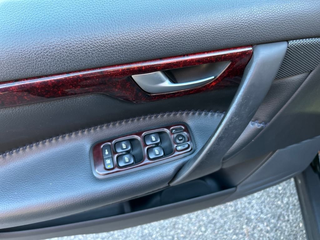 Used 2004 Volvo XC70 image 14