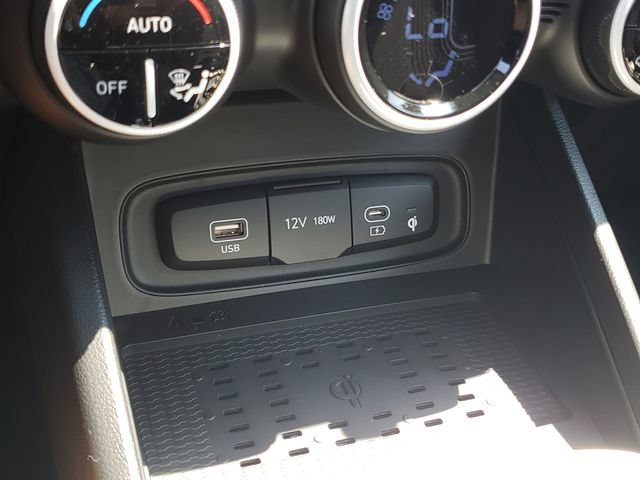 New 2026 Hyundai Venue SEL FWD image 29