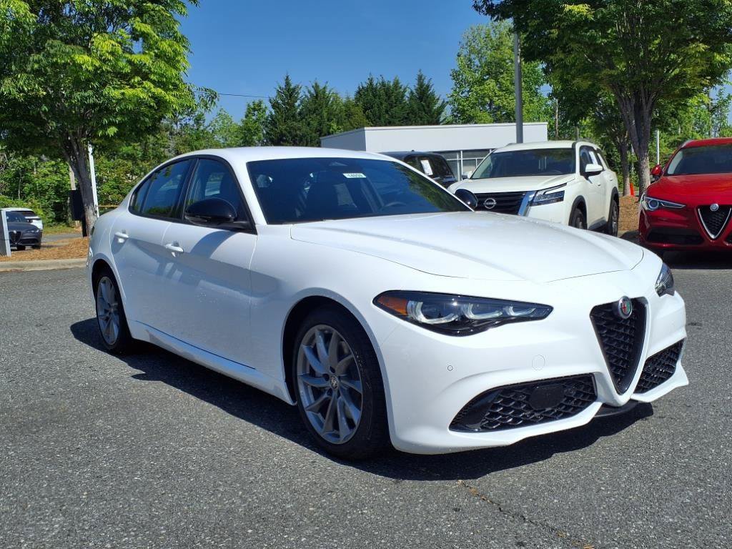 New 2025 Alfa Romeo Giulia RWD image 3