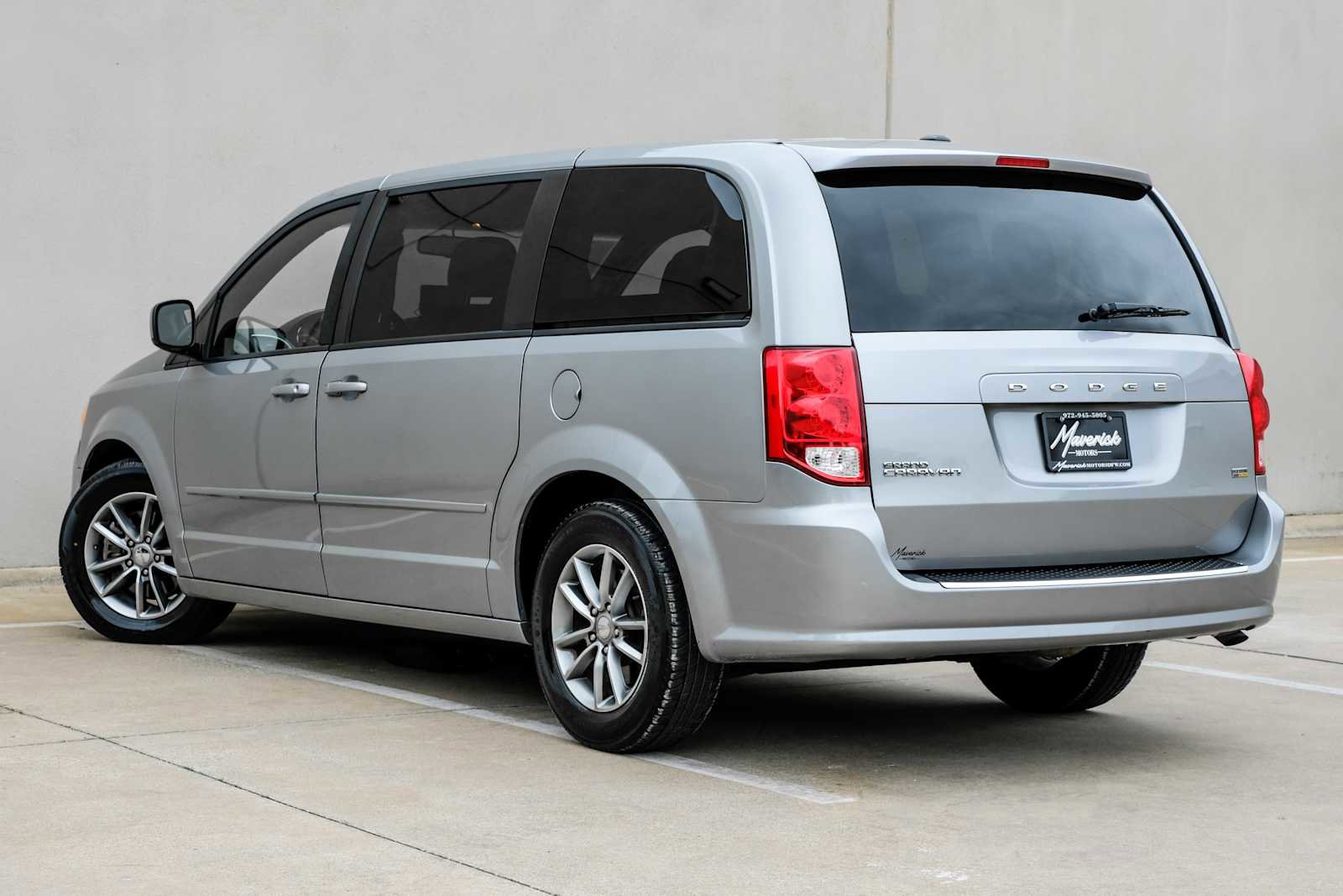 Used 2016 Dodge Grand Caravan SE image 10