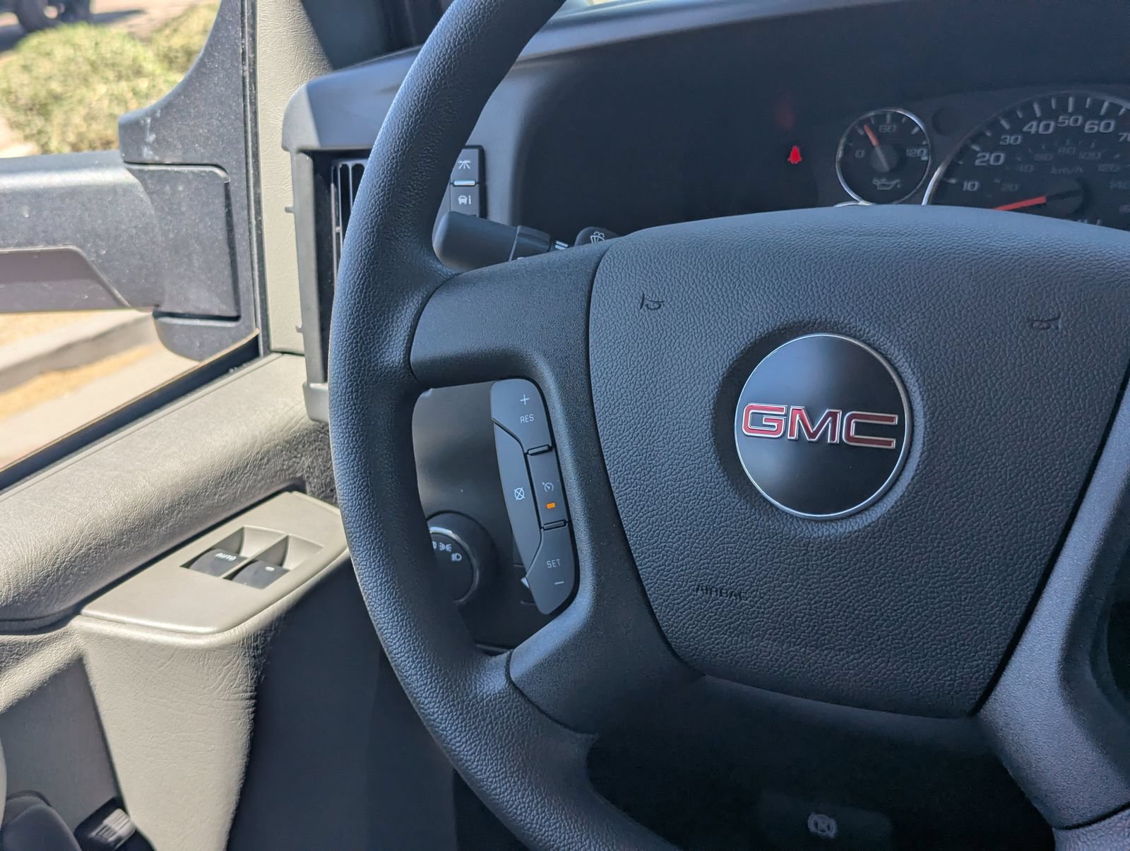 New 2025 GMC Savana 3500 w/ Power Convenience Package RWD image 19