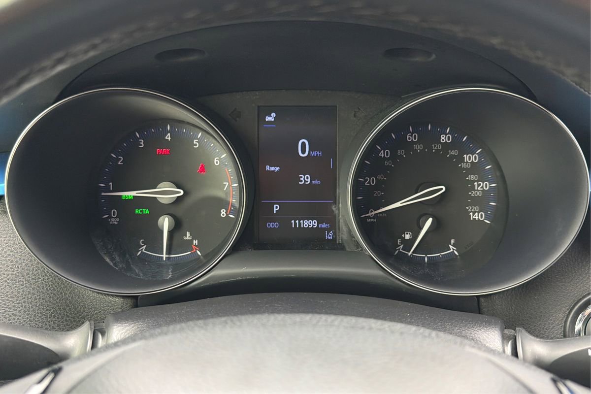 Used 2019 Toyota C-HR XLE image 16