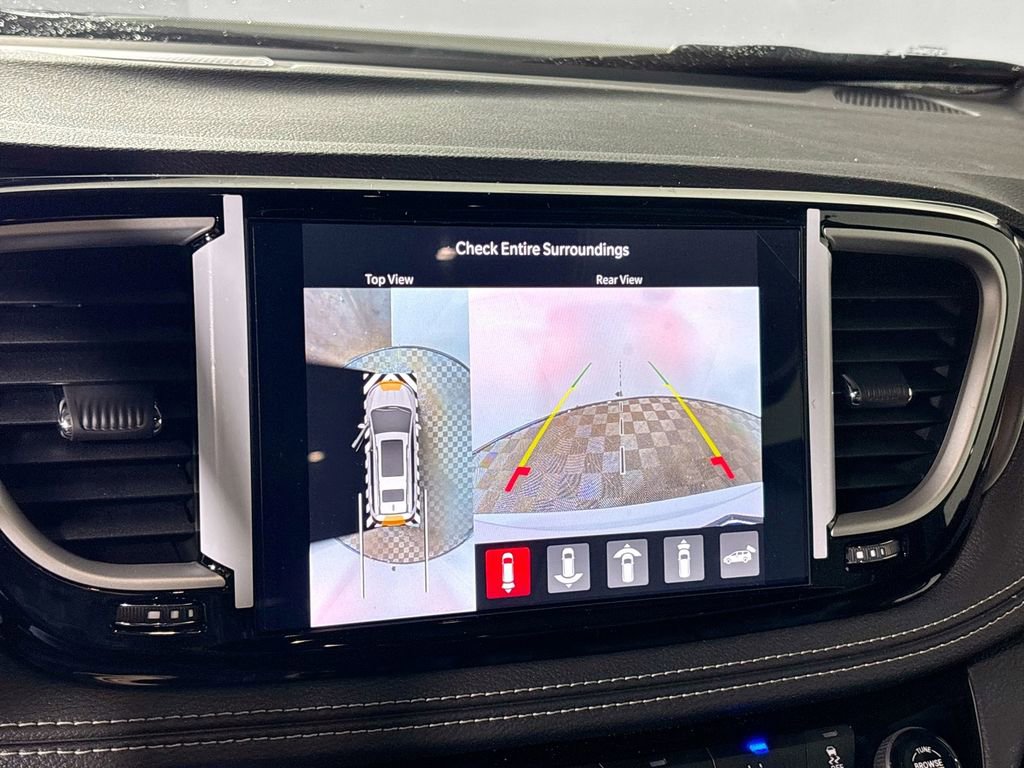 New 2026 Chrysler Pacifica Select AWD/4WD image 16