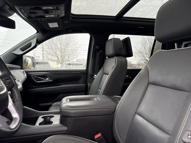 Used 2024 GMC Yukon XL SLT w/ SLT Premium Package image 34