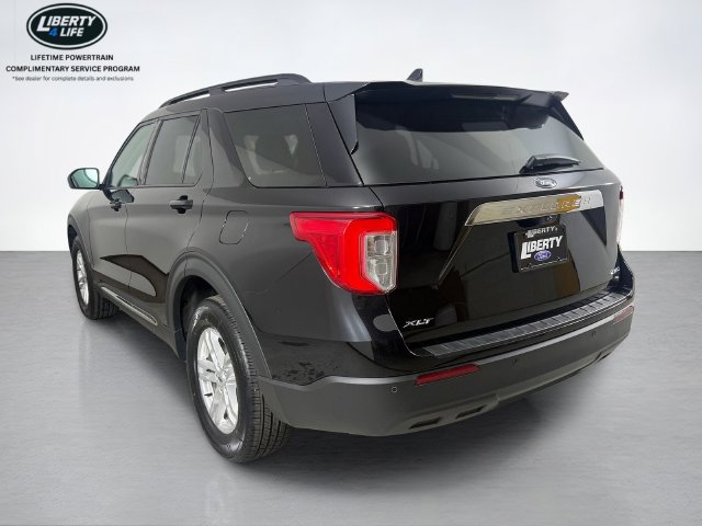 Used 2023 Ford Explorer XLT AWD/4WD image 5