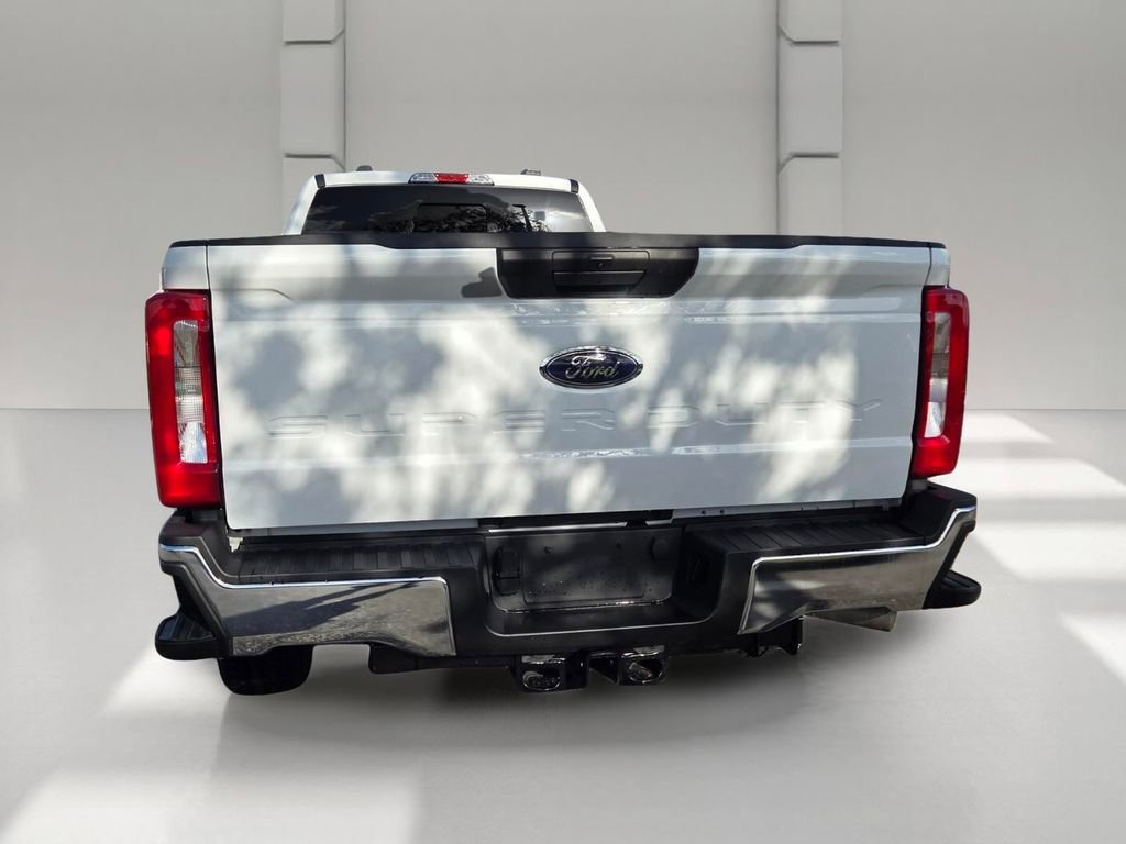 Used 2025 Ford F350 XLT image 7