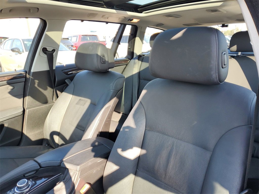 Used 2010 BMW 535i xDrive Wagon image 13