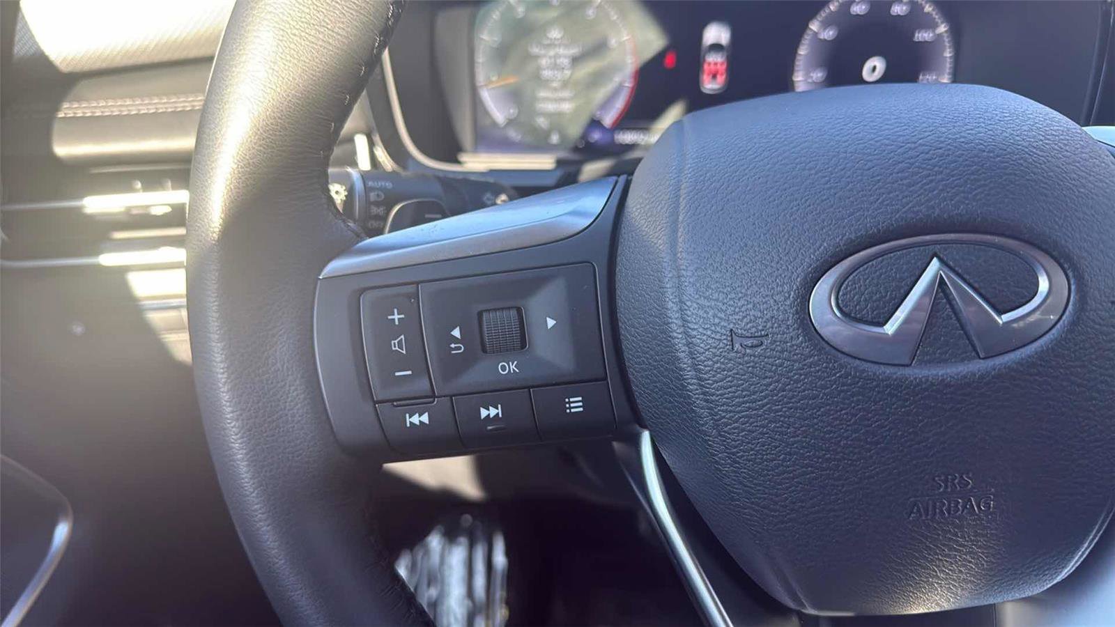 Certified 2025 INFINITI QX60 Luxe w/ Cargo Package image 18