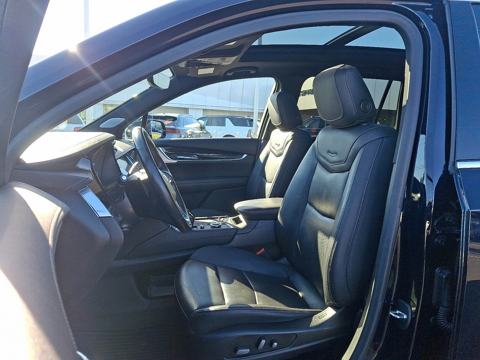 Certified 2022 Cadillac XT6 Premium Luxury w/ Technology Package image 14