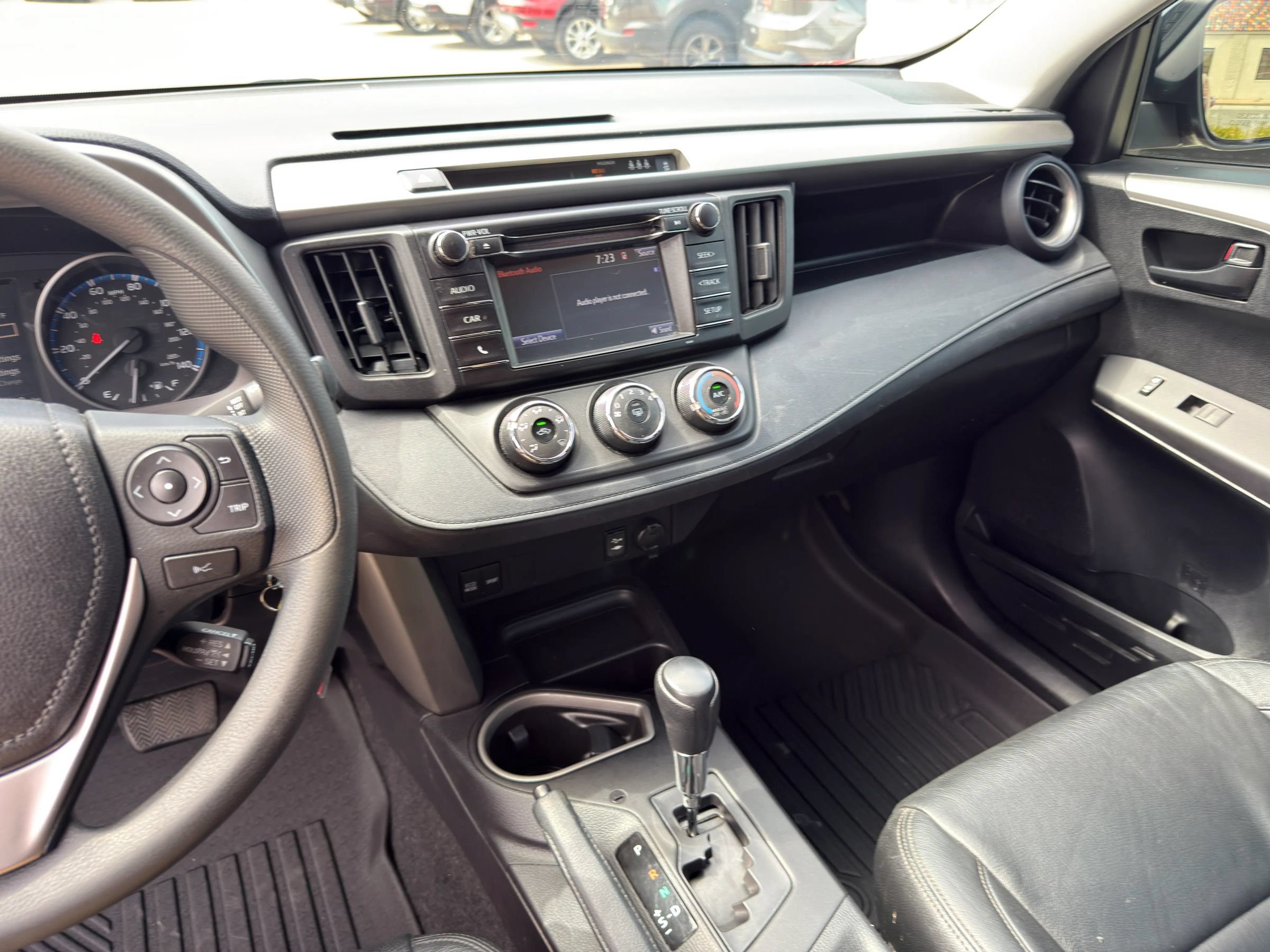 Used 2017 Toyota RAV4 LE FWD image 19