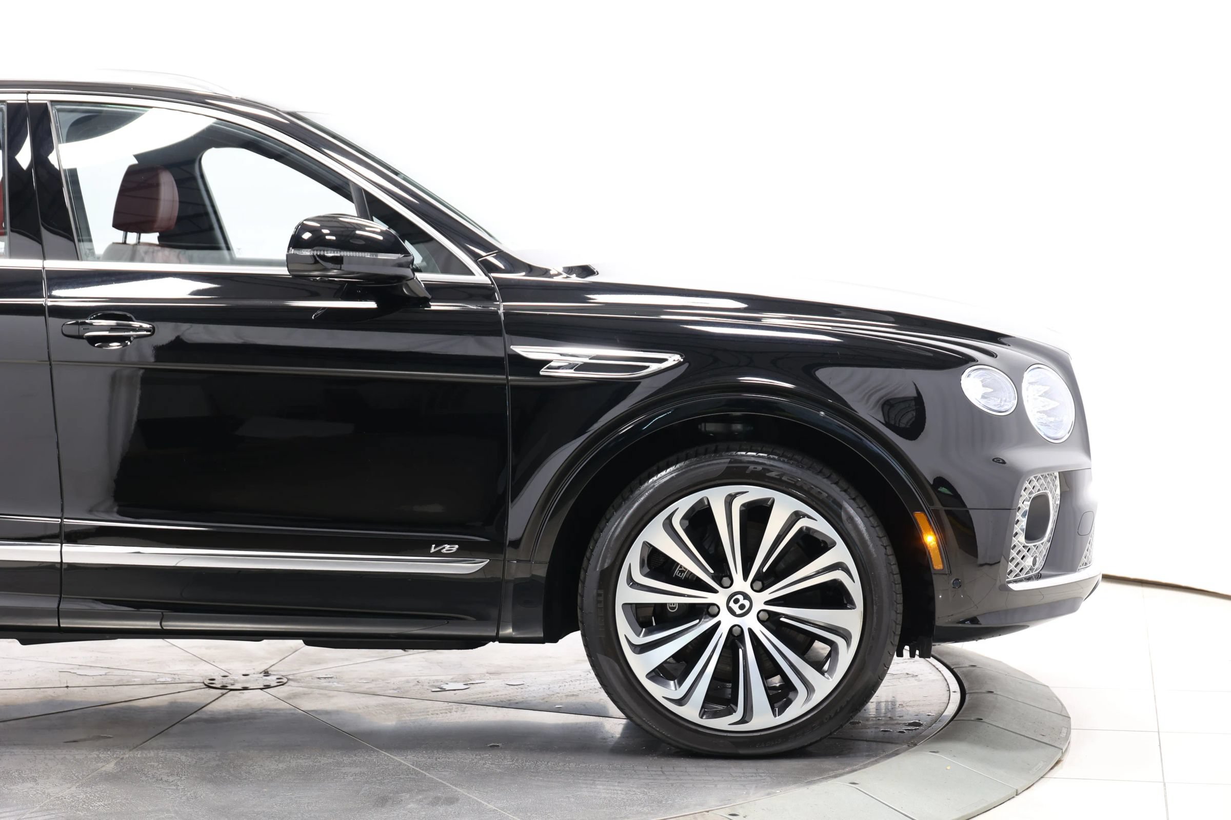 Used 2022 Bentley Bentayga AWD/4WD image 81