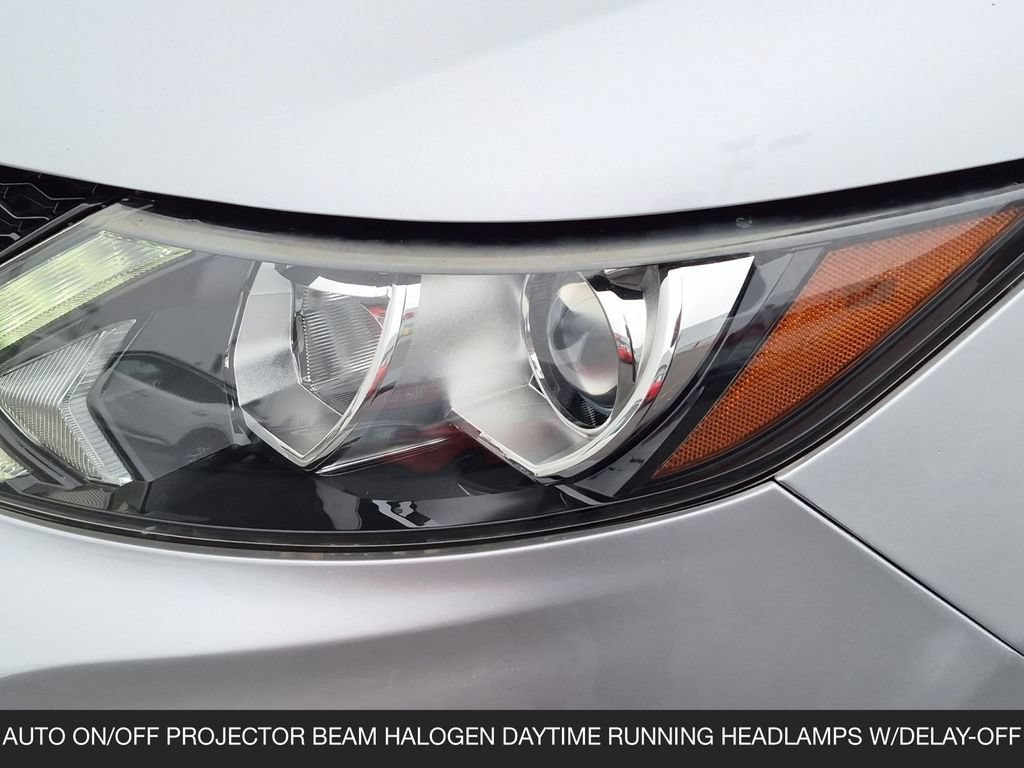 Used 2018 Nissan Rogue Sport SV FWD image 10
