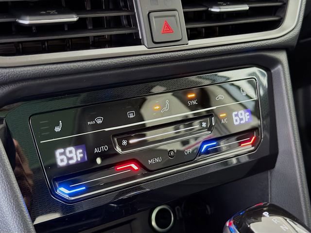 New 2026 Volkswagen Taos SE image 17