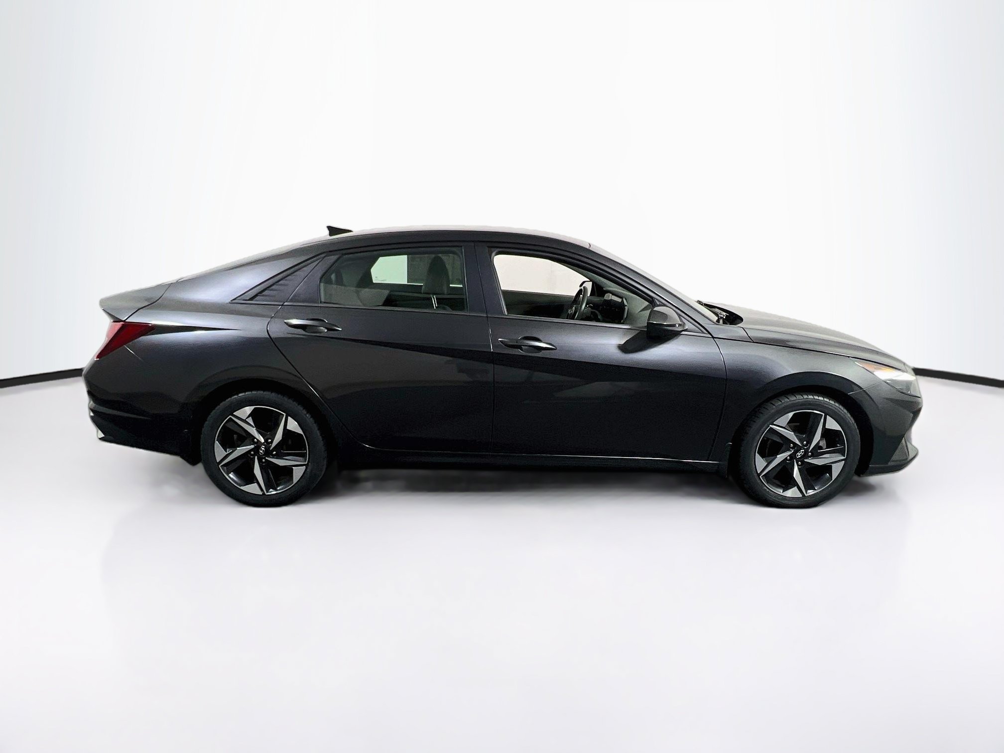 Used 2023 Hyundai Elantra SEL w/ Convenience Package FWD image 4