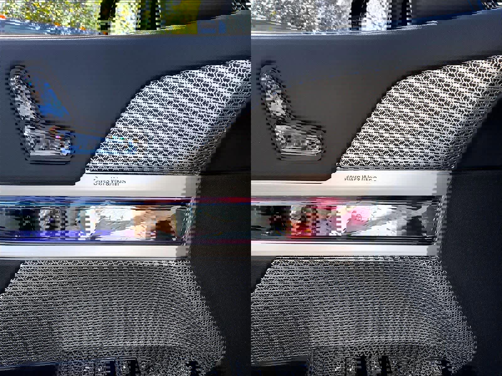 Used 2025 BMW 750e xDrive image 38