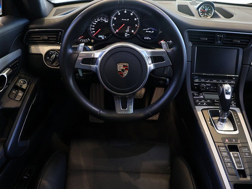 Used 2014 Porsche 911 Turbo S image 43