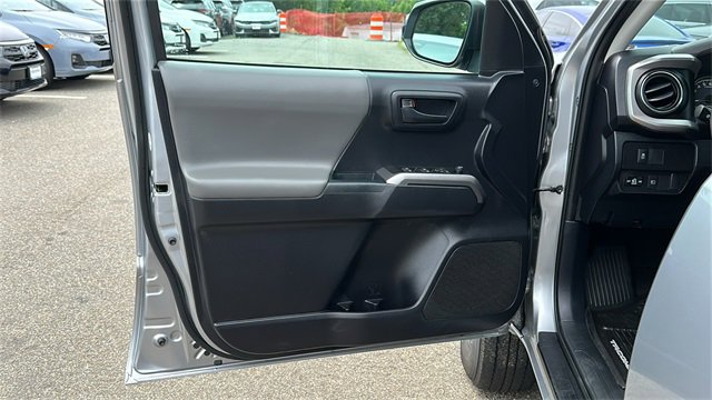 Used 2020 Toyota Tacoma SR5 image 9