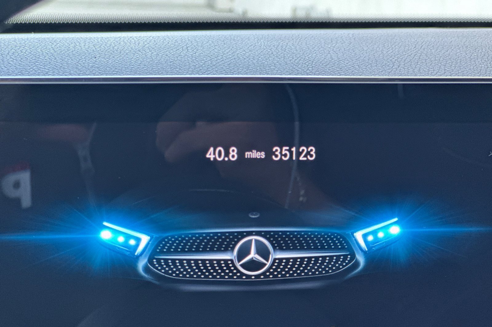 Used 2023 Mercedes-Benz CLA 250 w/ Premium Package image 23