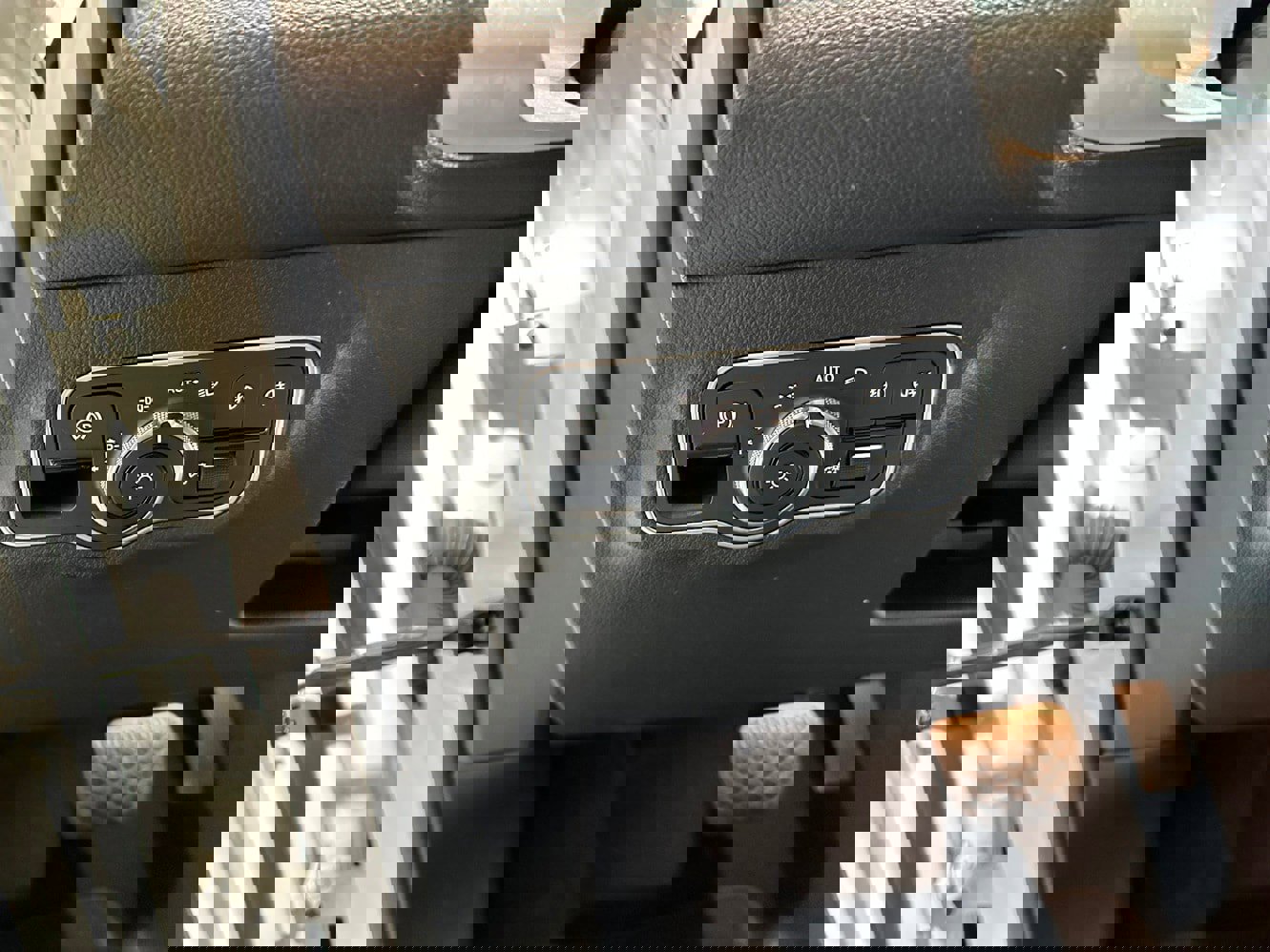 Used 2022 Mercedes-Benz GLB 250 4MATIC image 15