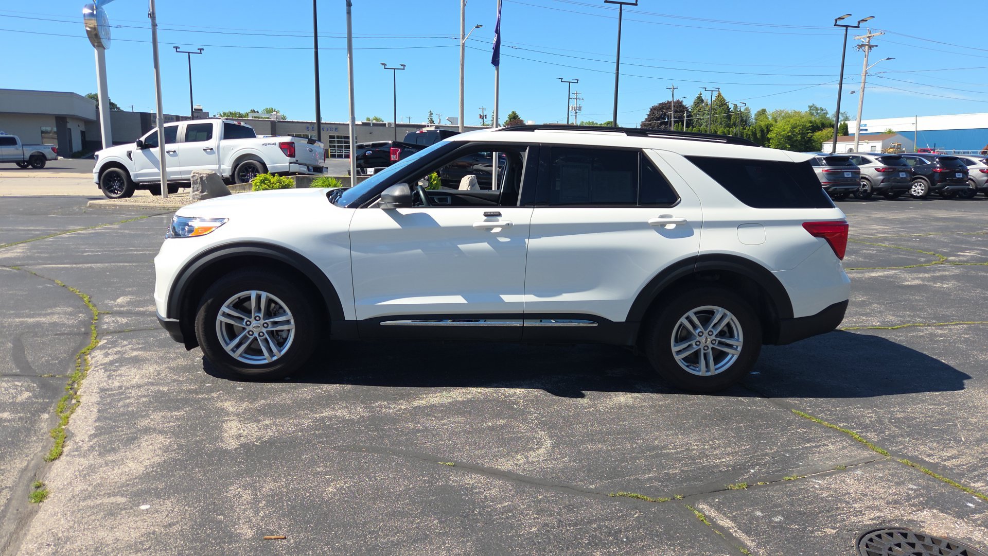 Used 2025 Ford Explorer ST AWD/4WD image 5