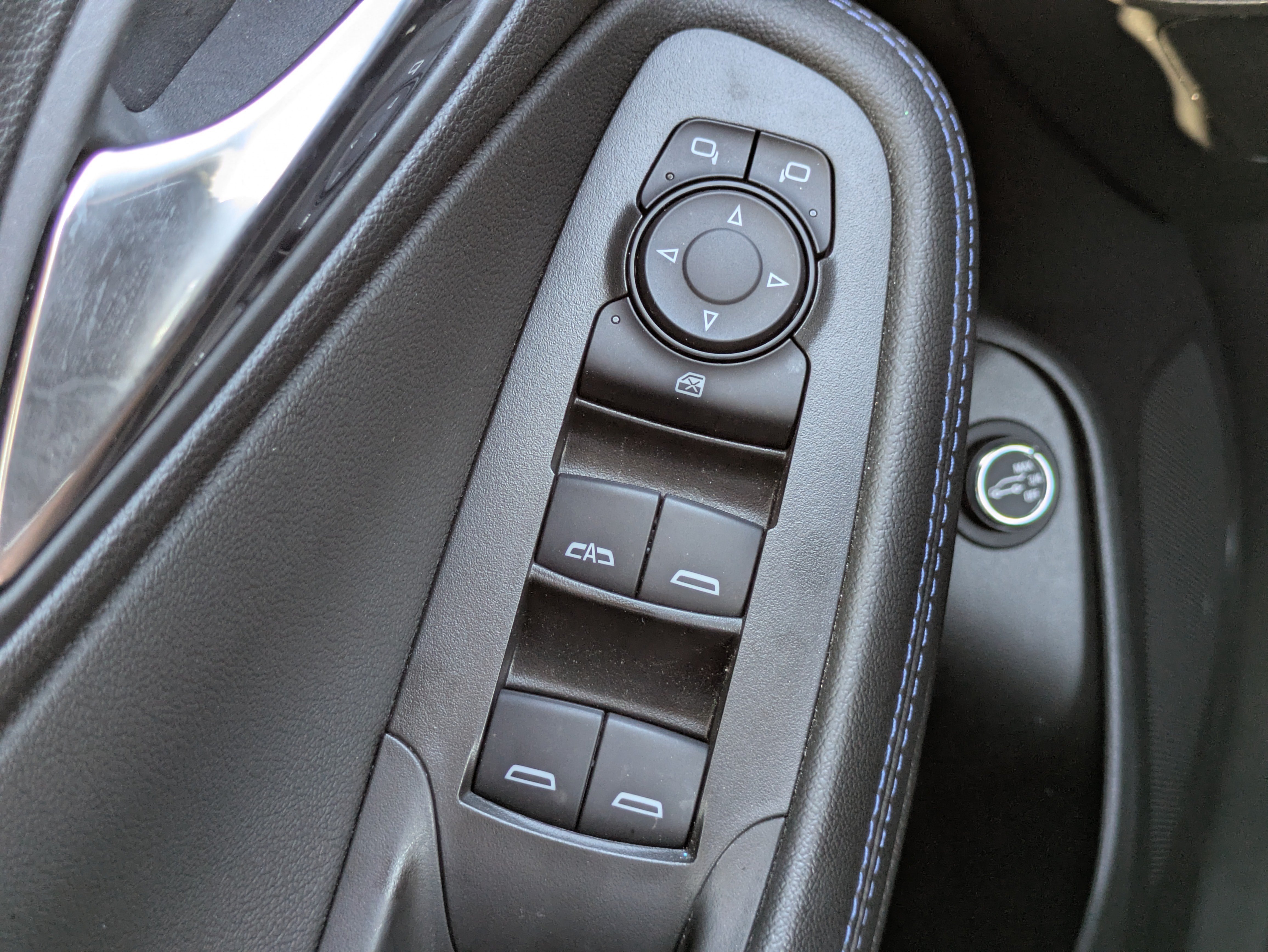 Used 2025 Buick Encore GX Sport Touring w/ Advanced Technology Package FWD image 22