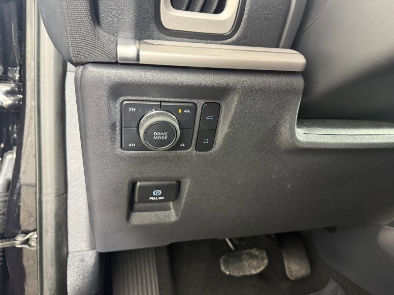 Used 2025 Ford Expedition Active AWD/4WD image 19