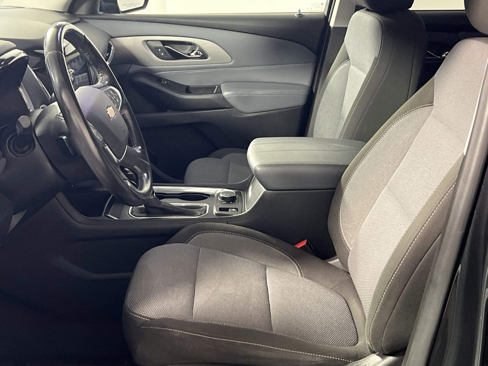 Used 2020 Chevrolet Traverse LT image 13