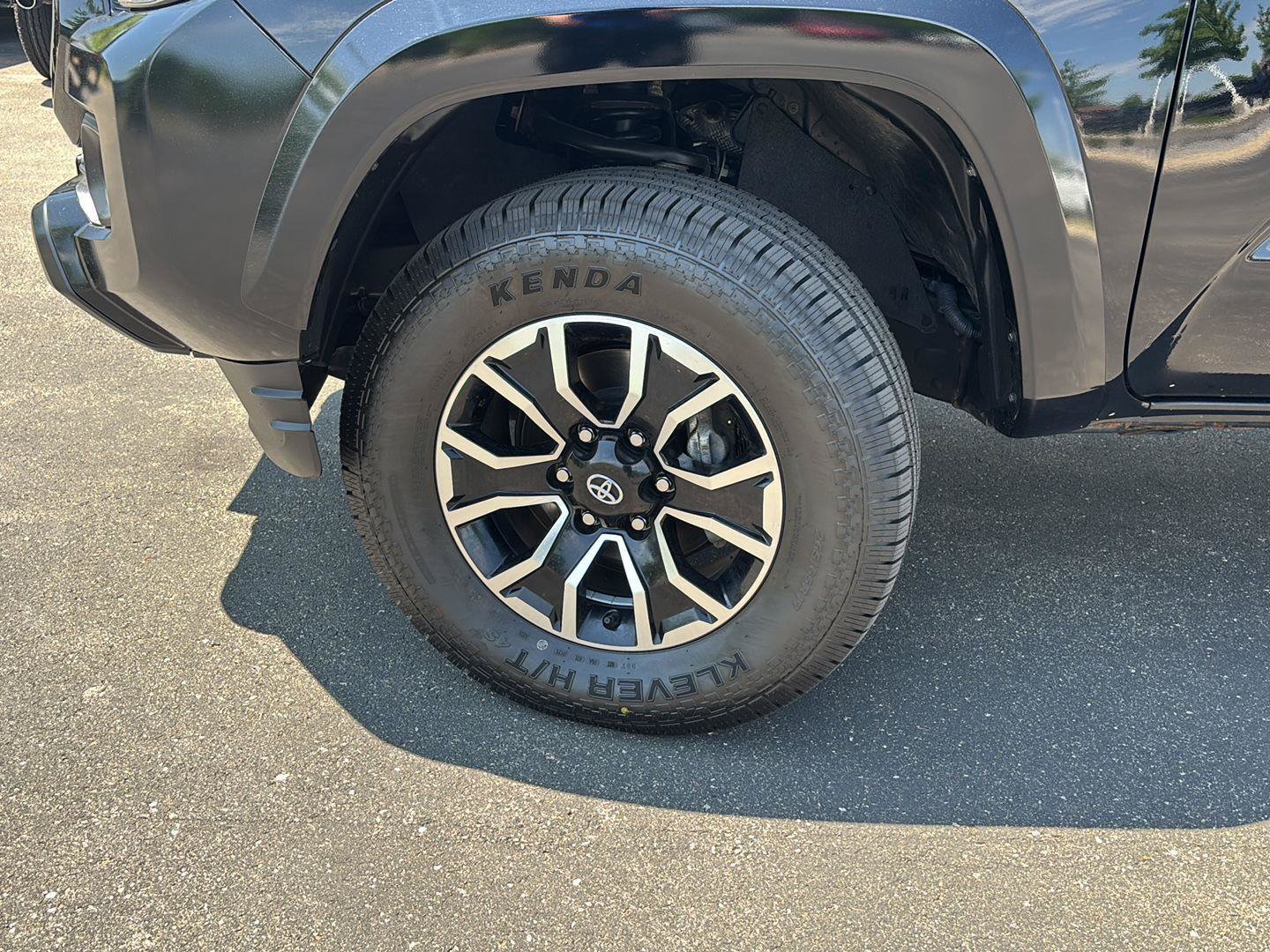 Used 2023 Toyota Tacoma TRD Sport AWD/4WD image 5
