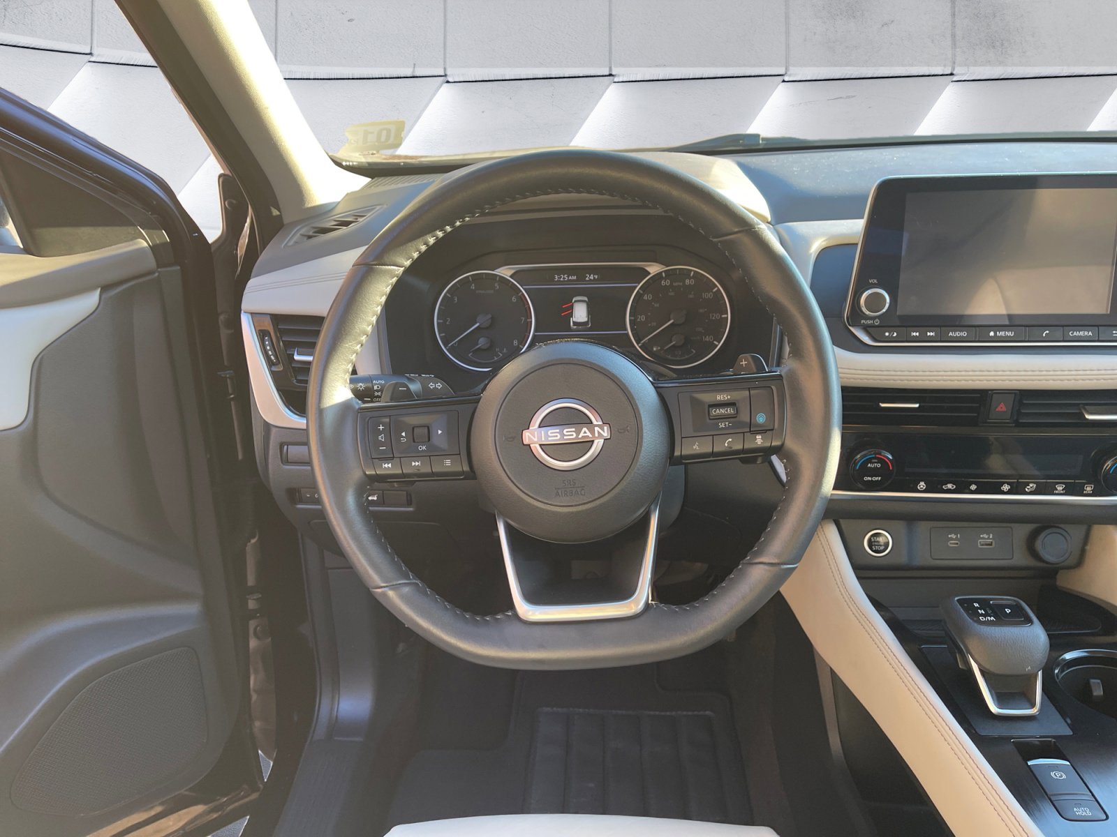 Used 2023 Nissan Rogue SL image 13