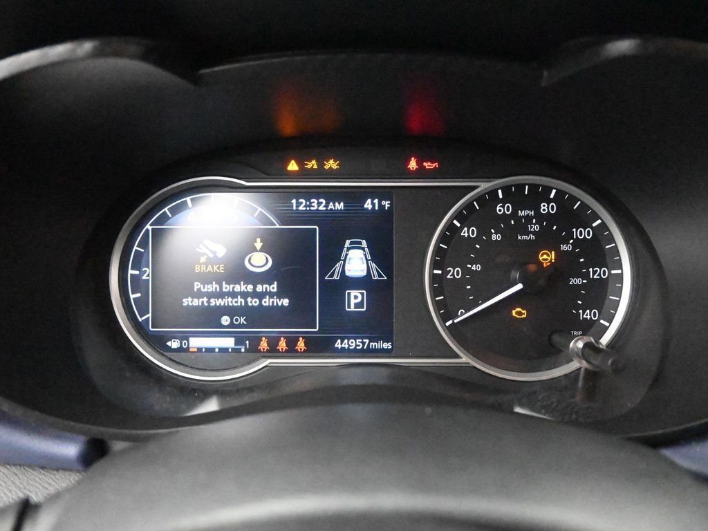 Used 2023 Nissan Versa SV image 32