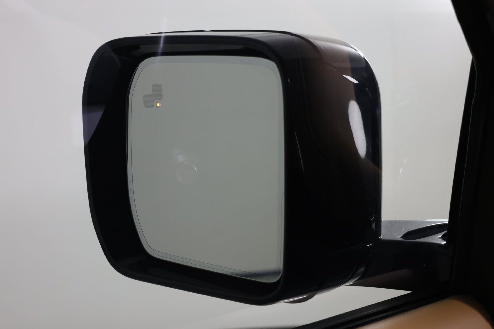 Used 2023 Land Rover Defender 90 SE AWD/4WD image 18