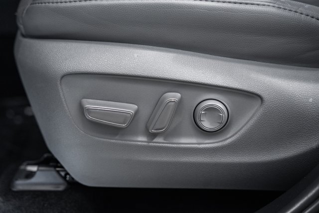 Used 2024 Toyota Highlander Platinum image 39