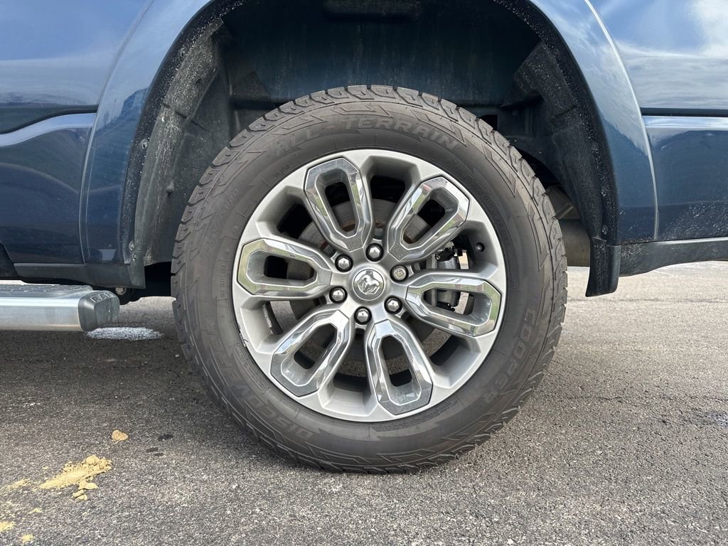 Used 2020 RAM 1500 Laramie w/ Sport Appearance Package image 9