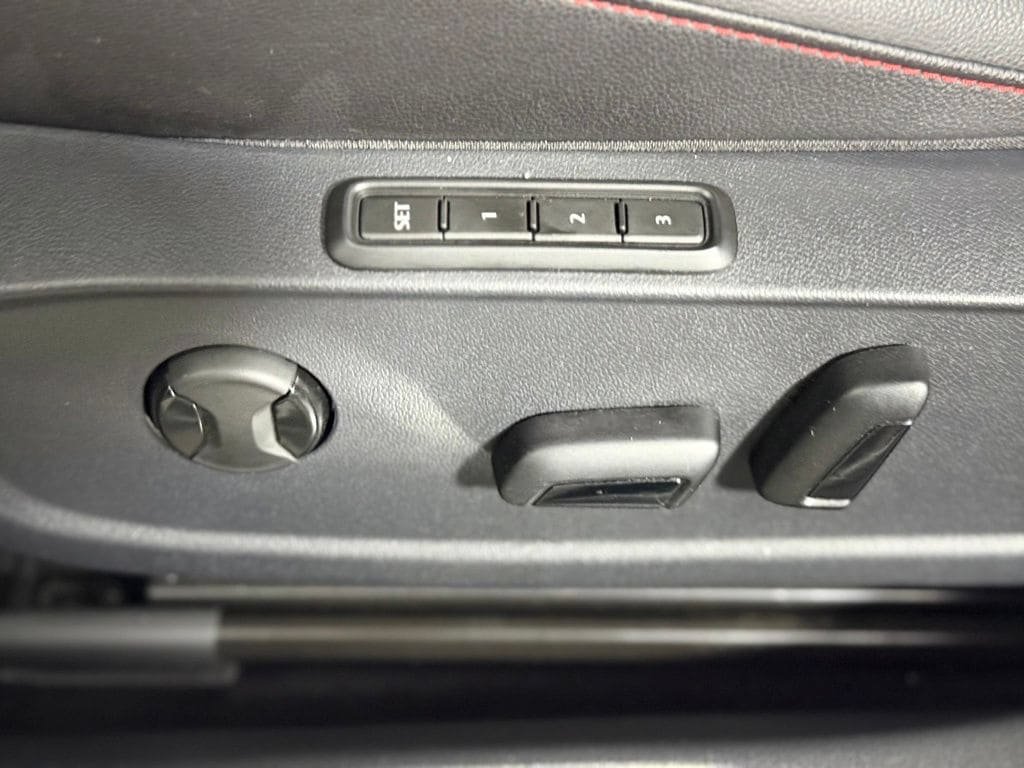 Used 2022 Volkswagen Jetta GLI Autobahn FWD image 19