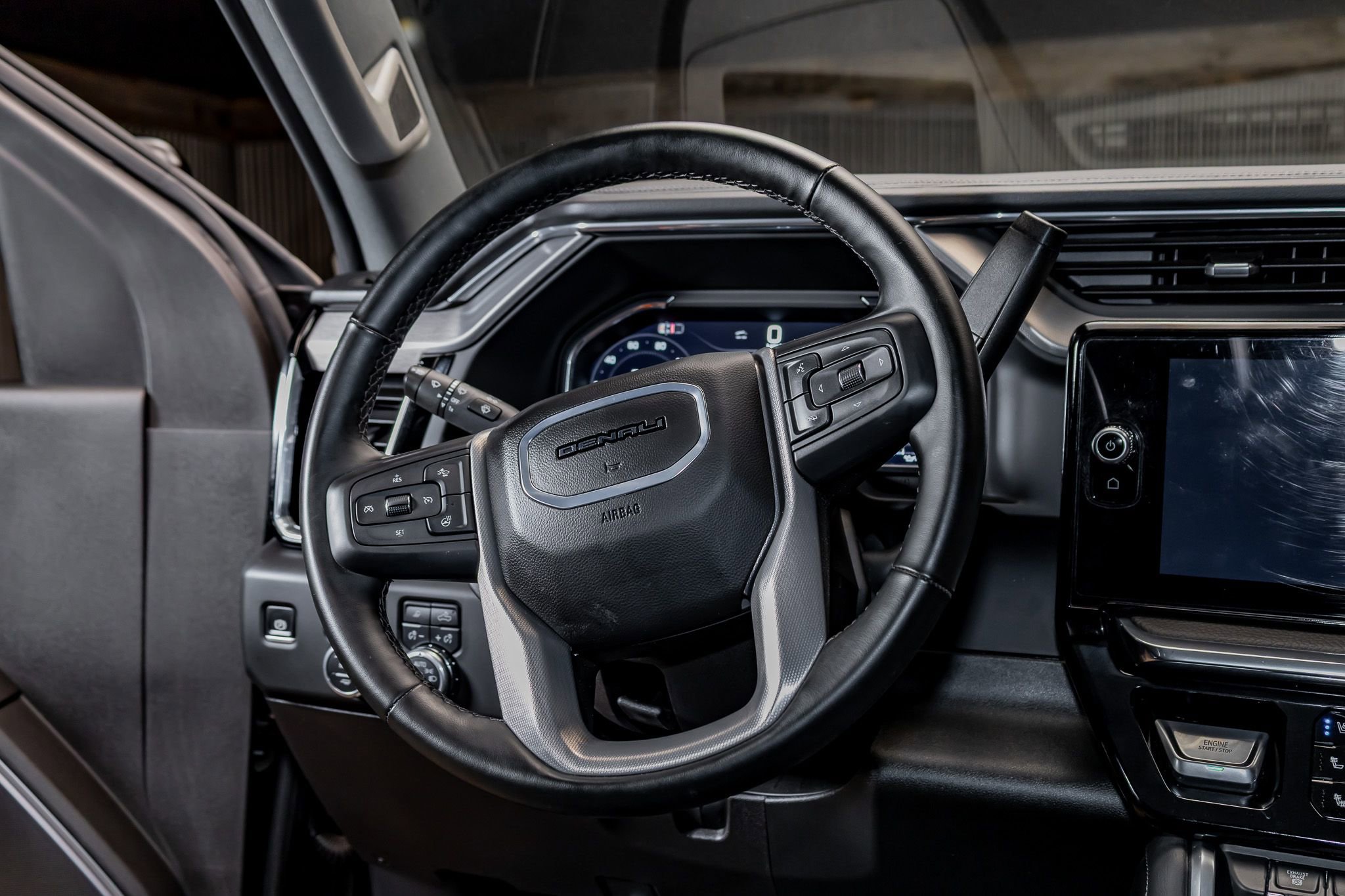 Used 2025 GMC Sierra 3500 Denali w/ Denali Reserve Package image 16